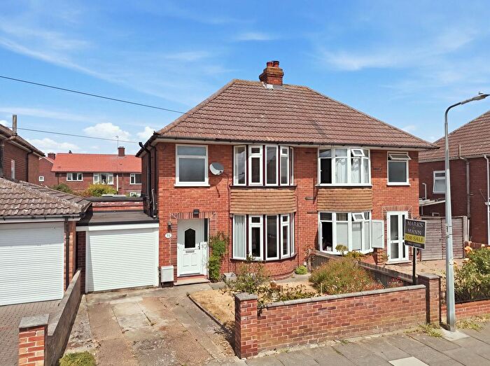3 Bedroom Semi Detached House For Sale In Cedarcroft Road, Ipswich, IP1