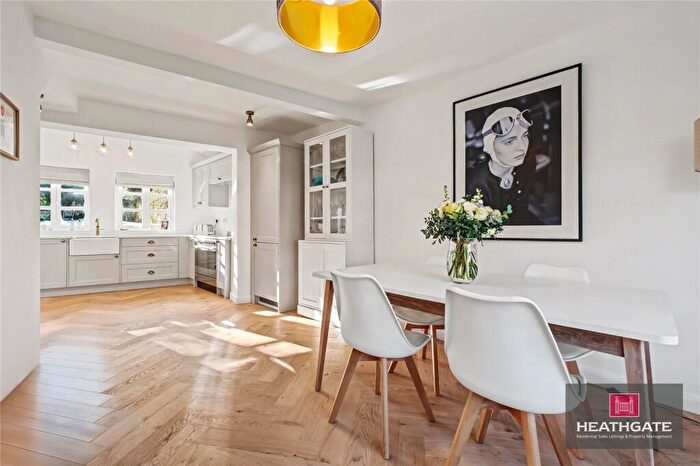 3 Bedroom Terraced House For Sale In Addison Way Hampstead Garden Suburb, NW11