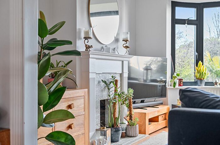 4 Bedroom Semi-detached House For Sale In Warren Road, Brighton, East Sussex, BN2