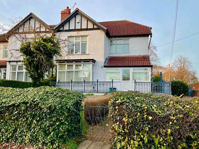 4 Bedroom Semi-Detached House For Sale In Cantley Lane, Doncaster, DN4