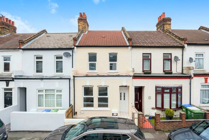 4 Bedroom Terraced House To Rent In Northumberland Park, Erith, DA8