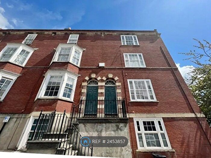 1 Bedroom Flat To Rent In Alfred Place, Kingsdown, Bristol, BS2