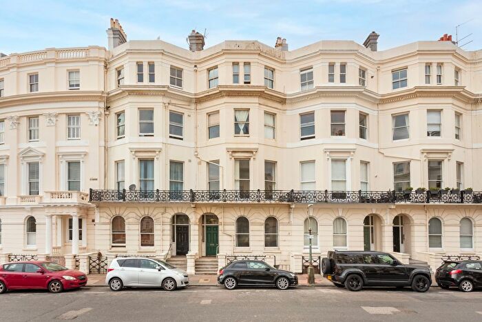 2 Bedroom Flat To Rent In St Aubyns, Hove, BN3