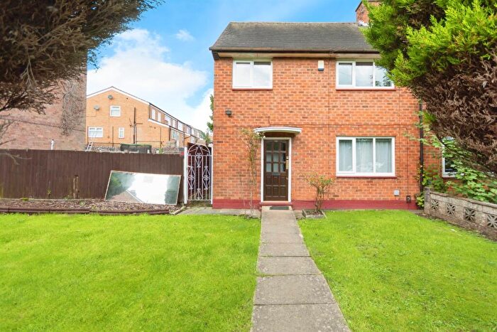 3 Bedroom House To Rent In Capern Grove, Birmingham, B32