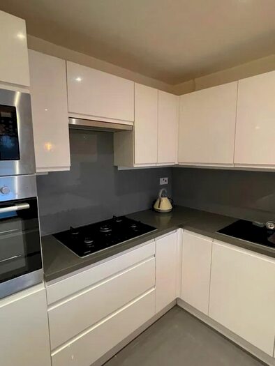 2 Bedroom Flat To Rent In Wapping Lane, Wapping, E1W