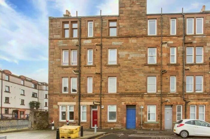 2 Bedroom Flat To Rent In Gibson Terrace, Fountainbridge, Edinburgh, EH11