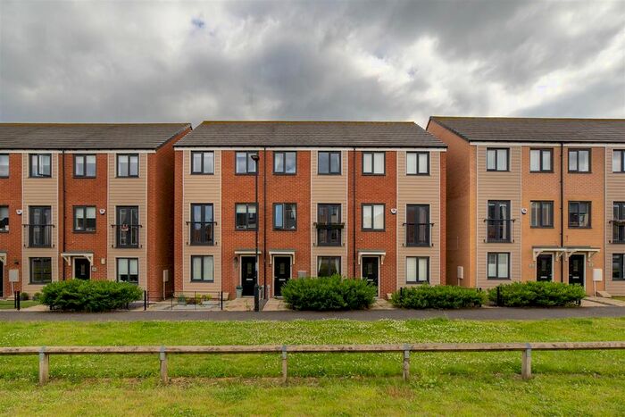 3 Bedroom Terraced House To Rent In Elmwood Park Court, Newcastle Upon Tyne, NE13