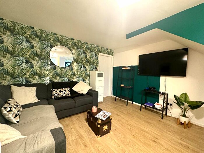 3 Bedroom House To Rent In Saxon Green, Lenton, Nottingham, Nottinghamshire, NG7