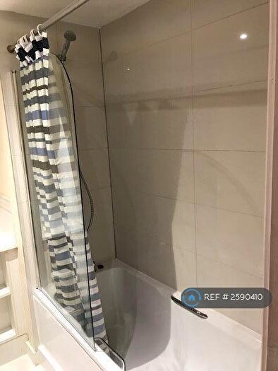 3 Bedroom Flat To Rent In Newport, London, E14
