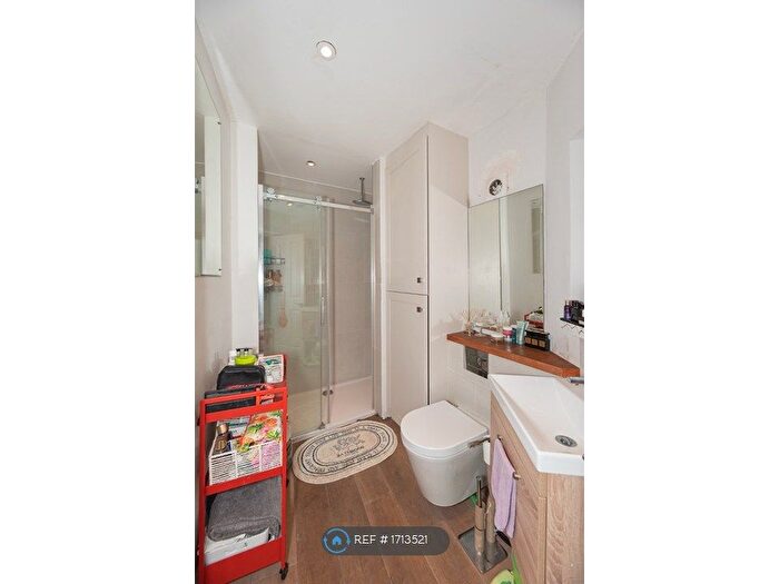 3 Bedroom Flat To Rent In Jerdan Place, London, SW6