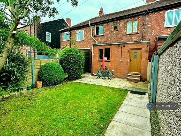 3 Bedroom Terraced House To Rent In Tom Shepley Street, Hyde, SK14