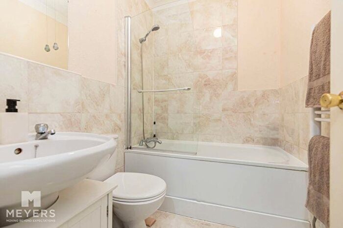 1 Bedroom Apartment For Sale In Eden Roc, Percy Road, Bournemouth, BH5