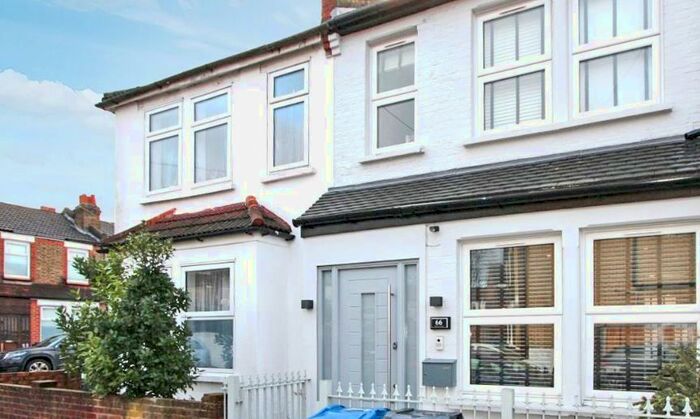4 Bedroom Semi-Detached House To Rent In Marian Road, Streatham, SW16