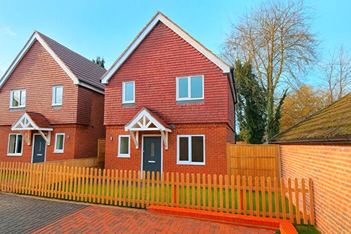 4 Bedroom Detached House To Rent In Chase Road, Lindford, Bordon, Hampshire, GU35