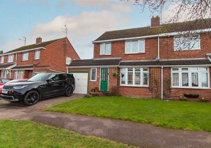 3 Bedroom Semi-Detached House To Rent In Markham Crescent, Dunstable, Bedfordshire, LU5