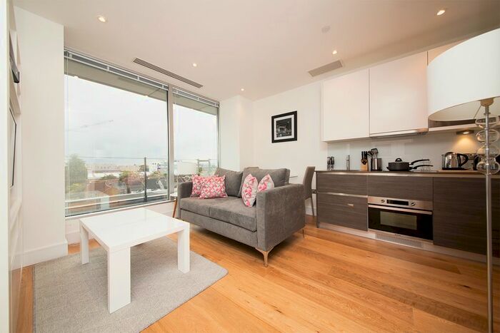 Studio To Rent In Staines Road, Hounslow, TW3