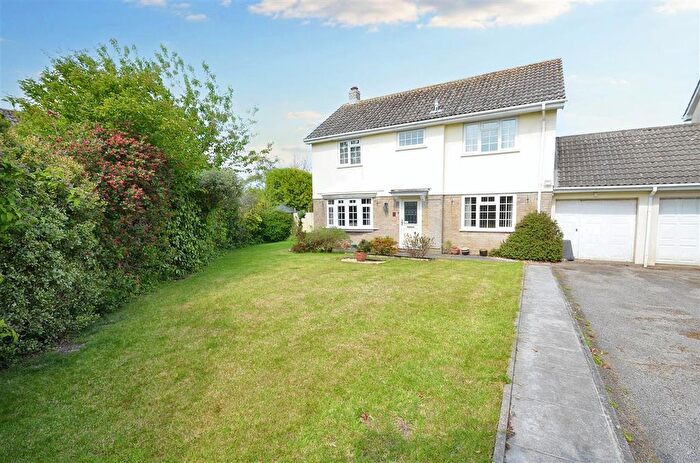 3 Bedroom Link Detached House For Sale In Shute Hill, Mawnan Smith, Falmouth, TR11