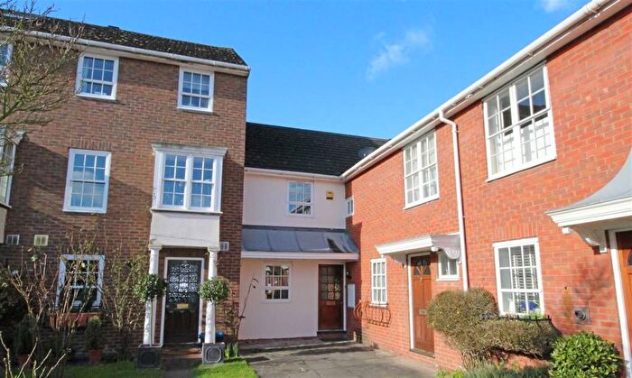 3 Bedroom Property To Rent In Temple Road, Kew, Richmond, TW9