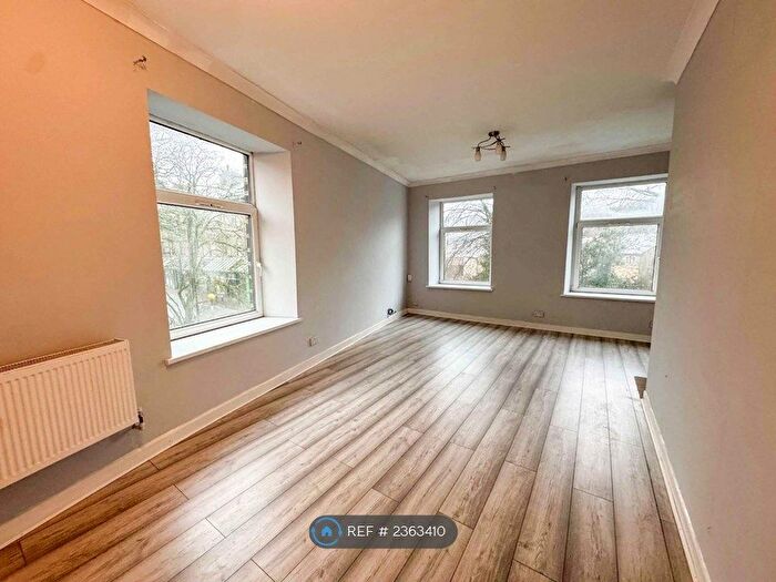 2 Bedroom Flat To Rent In Burnley Road East, Rossendale, BB4