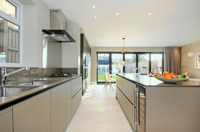 5 Bedroom Semi-Detached House To Rent In Wessex Gardens, Golders Green, NW11