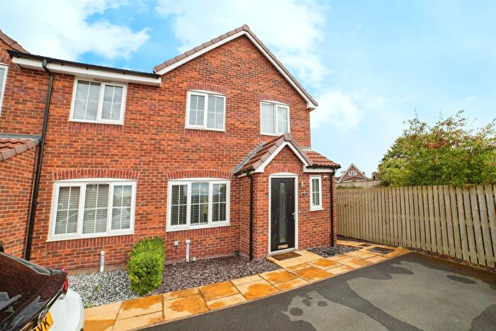 3 Bedroom Semi-Detached House For Sale In Peregrine Way, Tibshelf, Alfreton, DE55