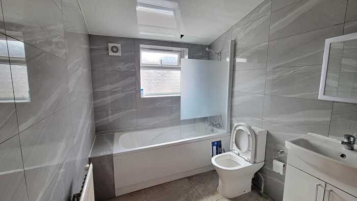 3 Bedroom Property To Rent In Haydon Street, Swindon, SN1