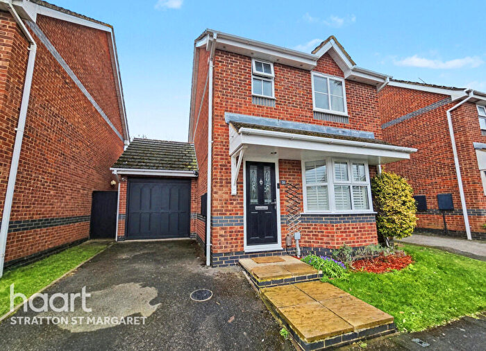 3 Bedroom Detached House For Sale In Hatherall Close, Swindon, SN3