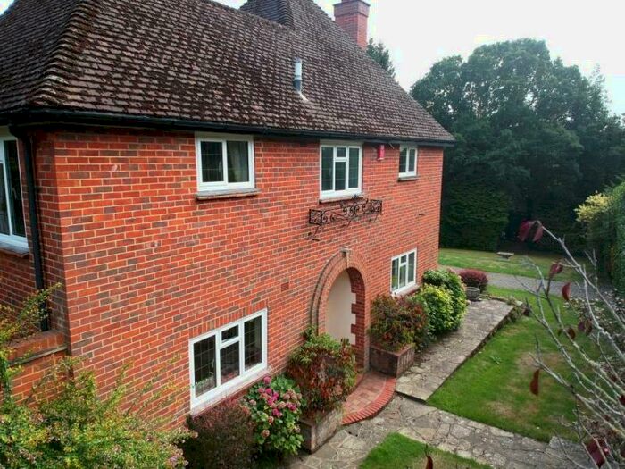 3 Bedroom Detached House To Rent In The Mount, Esher, Surrey, KT10