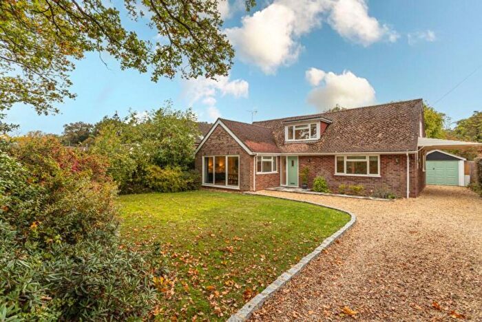 4 Bedroom Detached Bungalow To Rent In Wedmans Lane, Rotherwick, RG27