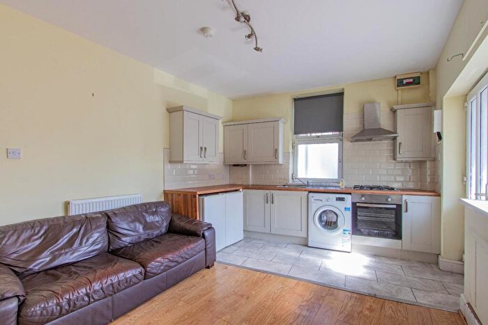 2 Bedroom Private Hall To Rent In Glenroy Street, Roath, CF24