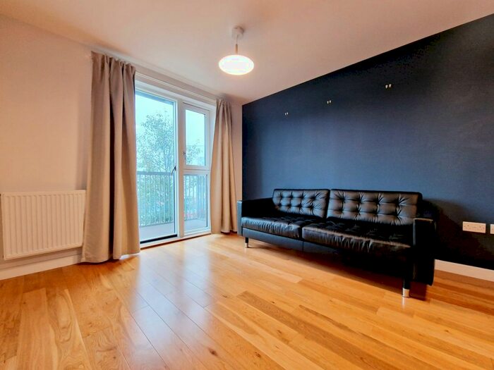 1 Bedroom Flat To Rent In Connersville Way, Croydon, CR0
