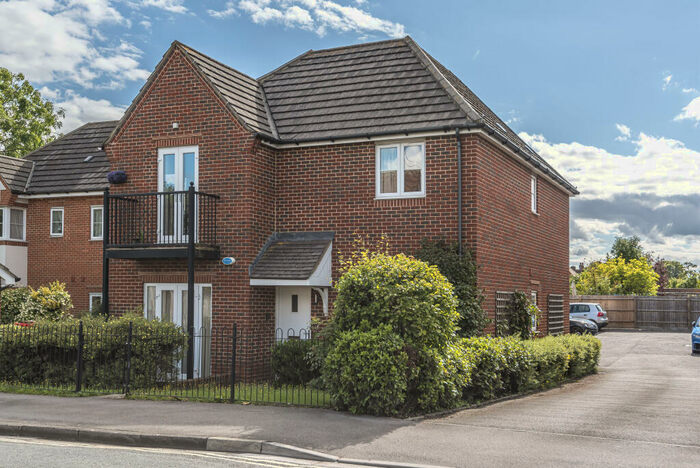 2 Bedroom Apartment To Rent In Kingston Court, London Road, Headington, OX3