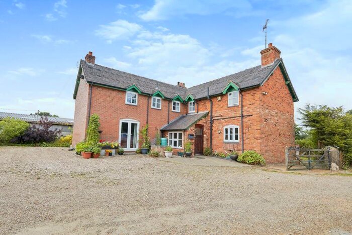 5 Bedroom Detached House For Sale In Chapel Farm, Beamhurst, Uttoxeter, ST14
