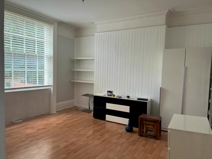 1 Bedroom Flat To Rent In Windmill Road, Croydon, Surrey, CR0