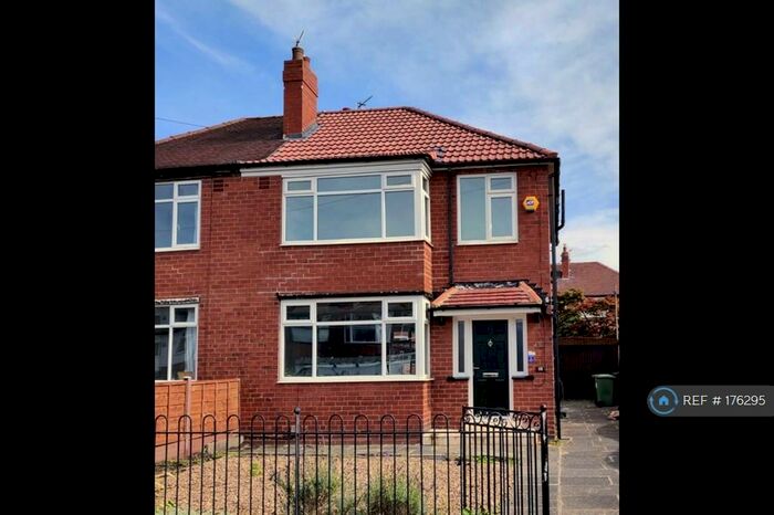 3 Bedroom Semi-Detached House To Rent In Hawkhill Drive, Leeds, LS15
