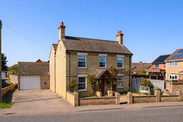 4 Bedroom Detached House For Sale In High Street, Langford, Biggleswade, SG18