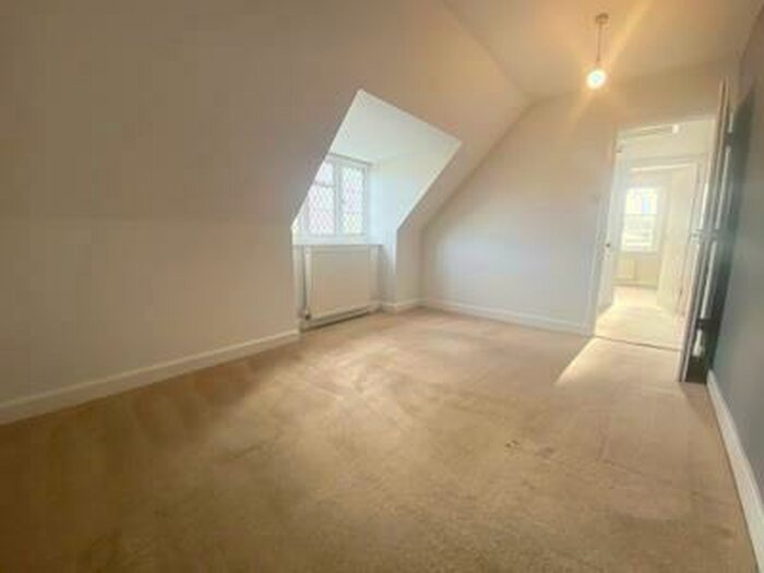 2 Bedroom Apartment To Rent In Gallery Road, Dulwich, London, SE21