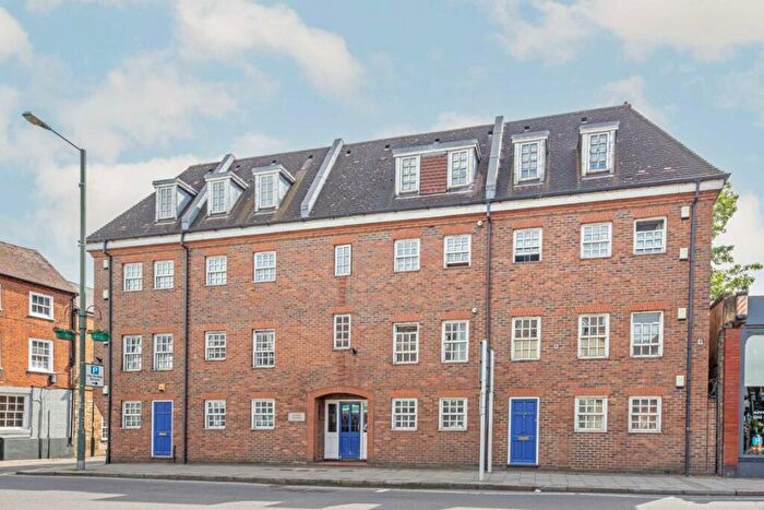 2 Bedroom Flat To Rent In High Street, Hampton Wick, KT1