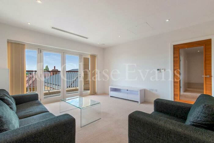 2 Bedroom Apartment To Rent In Hurley Court, High Road Imperial Square, N12