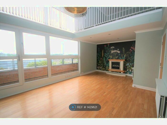 3 Bedroom Flat To Rent In Minerva Way, Glasgow, G3