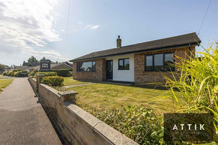 3 Bedroom Detached Bungalow For Sale In Norwich Road, Yaxham, Dereham, NR19