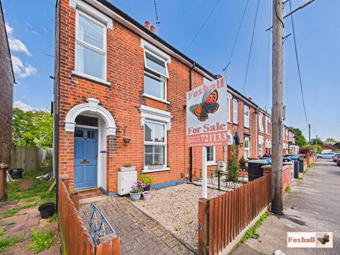 3 Bedroom Semi-detached House For Sale In Darwin Road, Ipswich, IP4