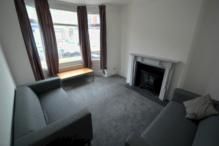 3 Bedroom Town House To Rent In Ayresome Park Road, Middlesbrough, TS5