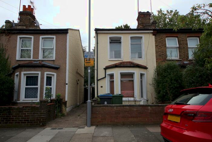 4 Bedroom House To Rent In Kingston, KT1