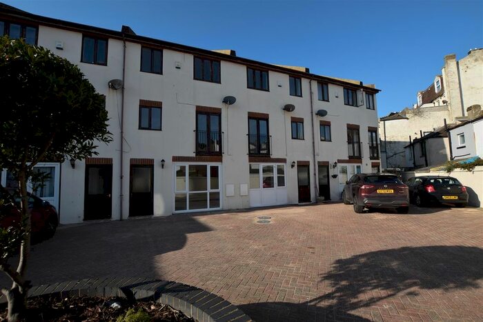 4 Bedroom Terraced House To Rent In Mann Street, Hastings, TN34