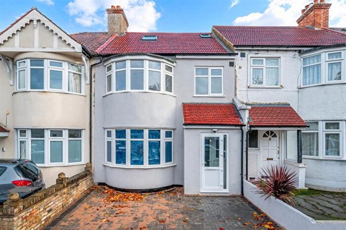 5 Bedroom House To Rent In Belmont Avenue, New Malden, KT3