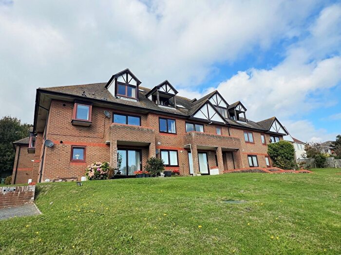 2 Bedroom Flat To Rent In De La Warr Road, Bexhill-On-Sea, TN40