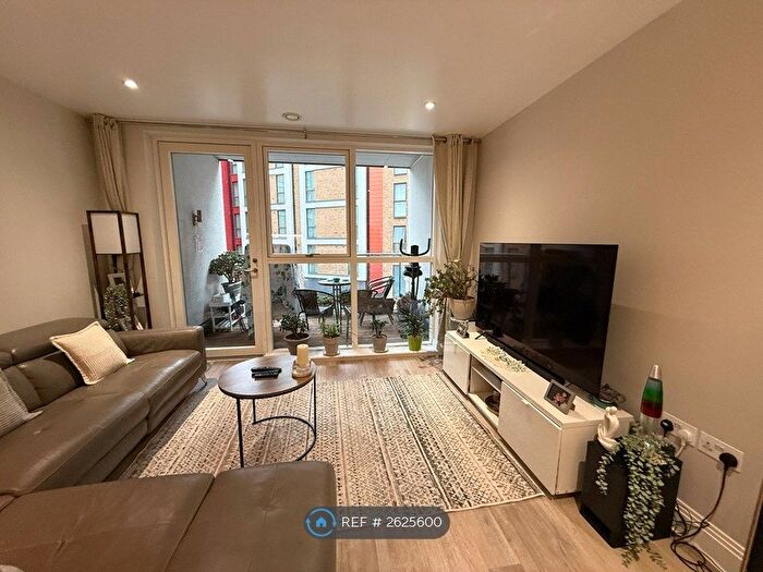 2 Bedroom Flat To Rent In Montmorency Gardens, London, N11