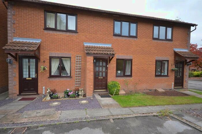 2 Bedroom Town House To Rent In Ashford Grove, Stone, ST15