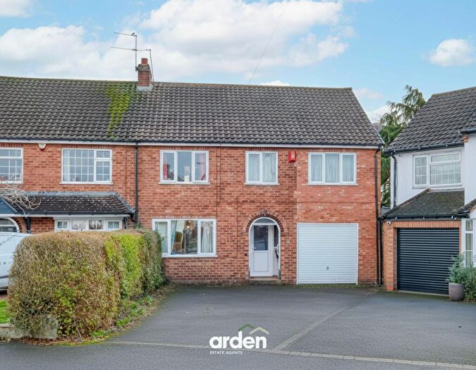 4 Bedroom Semi-Detached House For Sale In Shenstone Road, Maypole, B14